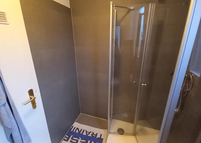 Werreufer 4zkb 6 Einzelbetten * ديتمولد